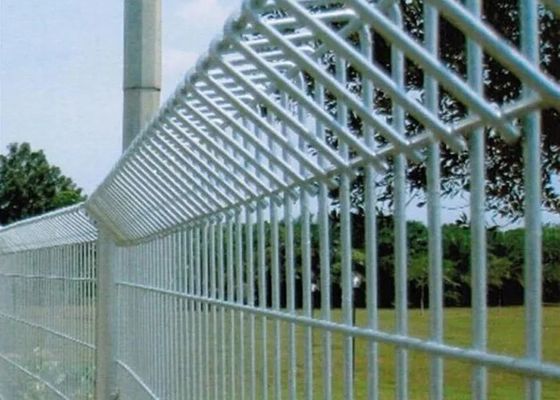 Dekoratif Roll Top BRC Welded Wire Mesh Fence 6ft Dilapisi Bubuk