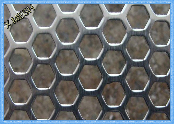 Anodisasi Lembar Aluminium Perforasi Hexagonal / Layar 1.5mm Tebal