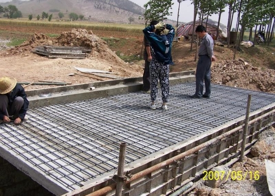 4.8m X 2.4m Dilas Wire Mesh Panel Bar Baja Galvanis Untuk Penguatan Beton