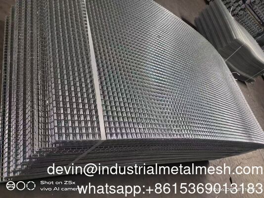 Black Galvanized Welded Wire Mesh Panel Pabrik Harga Disesuaikan