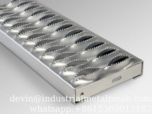Pelat Aluminium Mulut Buaya Anti Selip Tapak Tangga Papan Jalan Atap Berlian Grip Strut Safety Grating