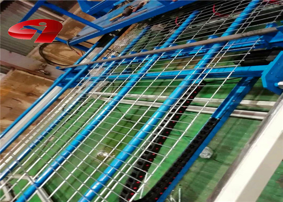 Kontrol PLC Sepenuhnya Otomatis Crimping Mesin Tenun Wire Mesh Untuk Pagar Panel Dilas
