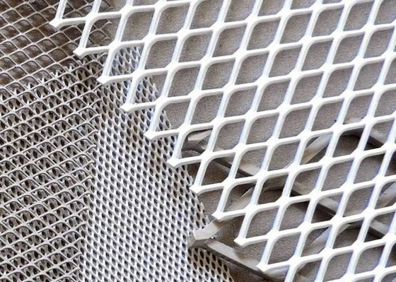 Heavy Duty Diamond Expanded Metal Mesh Cat Semprot Aluminium Dekoratif 4 X 8
