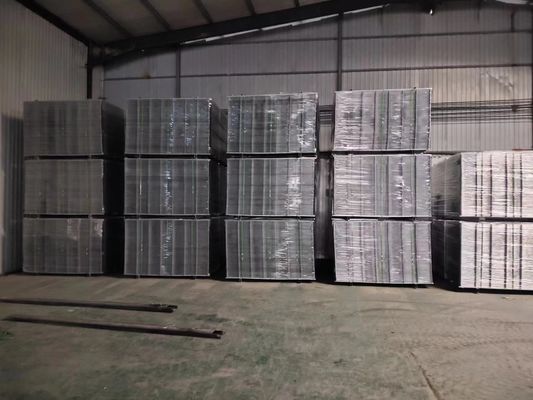 3.4mm Wire*15cm Mesh *1.22*2.44 Black Welded Wire Mesh Panel untuk Kanada