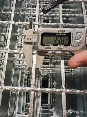 Hot DIP Galvanized Steel Grating Untuk Lantai Dan Parit