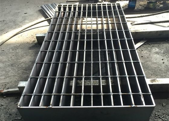 Bahan Bangunan Jalan-jalan Industri Steel Bar Grating Hot DIP Platform Galvanized Steel Grating Plate