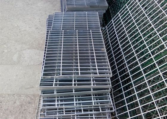 Bahan Bangunan Jalan-jalan Industri Steel Bar Grating Hot DIP Platform Galvanized Steel Grating Plate
