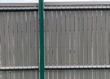Dekorasi luar ruangan 4ft Curved Metal Fence Plastik Pvc Coated