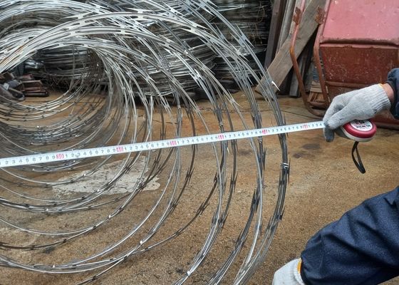 Baja tahan karat Hot Dip Galvanized Concertina Razor Blade Barbed Wire Mesh Pagar