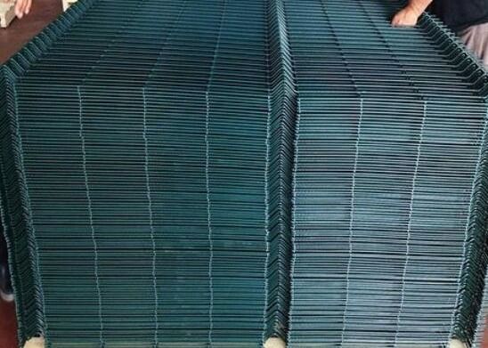 Kualitas tinggi Curvy Las Pagar Las Curved 3D Wire Mesh Pagar 3D V Pagar