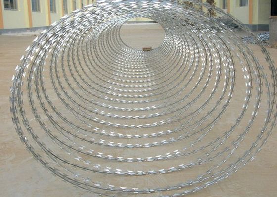 Hot Dip Galvanized High Security Cbt-65 Razor Barbed Wire Concertina Wire Untuk Anggar Wire