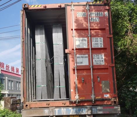 3.4mm Galvanized Welded Wire Fence Panel 15cm Mesh 1.22*2.44 Hitam