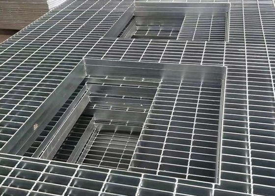 1005 X 600 Lb Hot Dip Galvanized Floor Grating dan Stair Tread Grating untuk Offshore