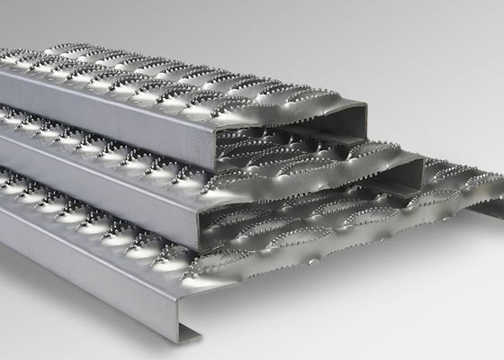 Max 6000mm Regular Grip Strut Walkway Untuk Tangga Tangga Ramp dan Dek