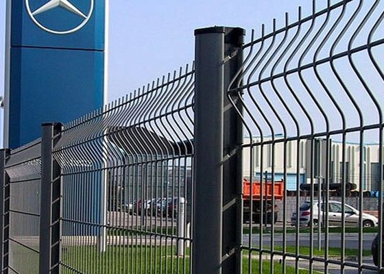 Dekorasi luar ruangan 4ft Curved Metal Fence Plastik Pvc Coated
