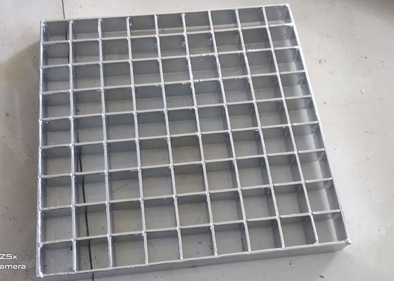 Tekan Terkunci Galvanis Steel Grating Expanded Metal Mesh 40 X 100 Mm Pitch