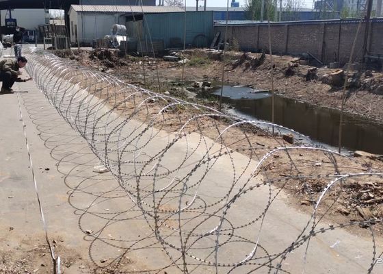 BTO-16 Concertina Razor Barbed Wire 1100mm 7 Klip 35kg / Roll 20-25m