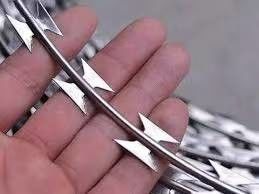 BTO-18 Concertina Razor Wire Coil, Kawat Berduri Silet Galvanis