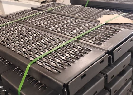 5 Diamonds Walkway Channel Grip Strut Grating Melubangi Metal Plank Grating Antirust