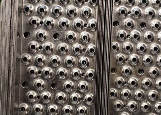 Keselamatan 96 "Panjang Aluminium Pelat Kotak-kotak Anti Selip Berlubang Berlesung Lubang Logam Tugas Berat