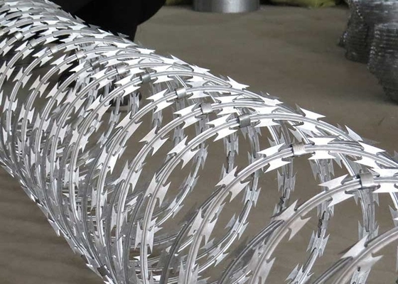 Hot Dip Galvanized Razor Wire Dilas Pagar 2,9 m Untuk Keamanan