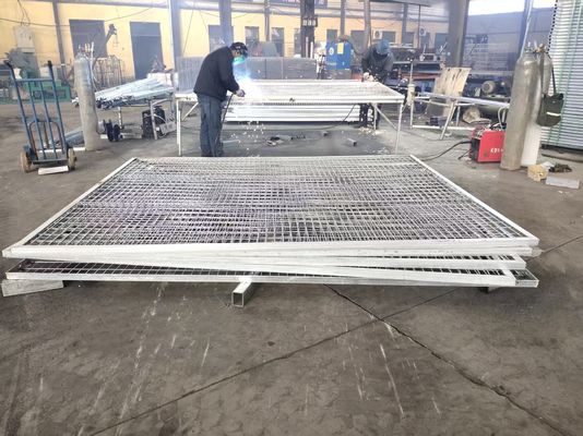 Pagar Mesh Sementara Australia Standar Bergerak Dengan Kaki PVC
