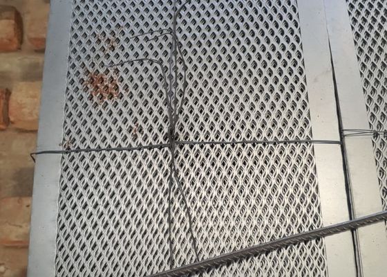 1.15mm-1.2mm Ketebalan Perforated Metal Mesh Punched Metal Strip Untuk Membuat Kandang
