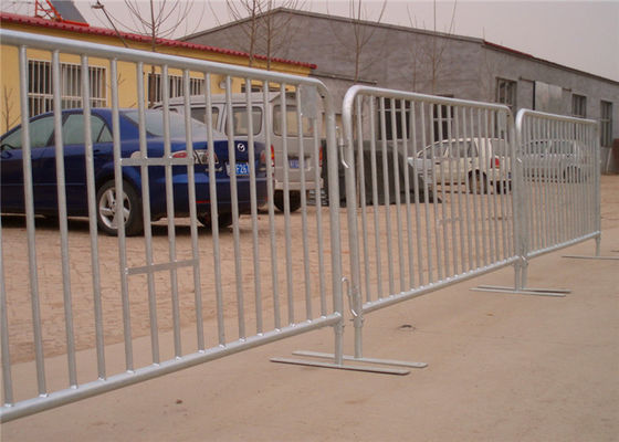 Barikade Baja Galvanis Klasik / Metal Crowd Control Barriers