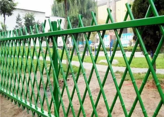 Pagar Bambu Imitasi yang awet Untuk Desain Taman Bergaya