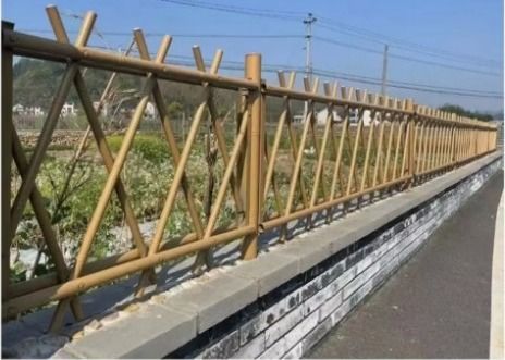 Pagar Bambu Imitasi yang awet Untuk Desain Taman Bergaya