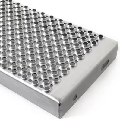 Aluminium Dan Karbon Ringan Punched Galvanized Walkway Grating Ketebalan 0.3MM- 8MM
