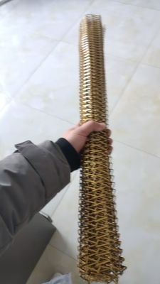 Panel Jaring Kawat Dekoratif Spiral Tautan Logam Kuningan Satin 3mm Untuk Gorden