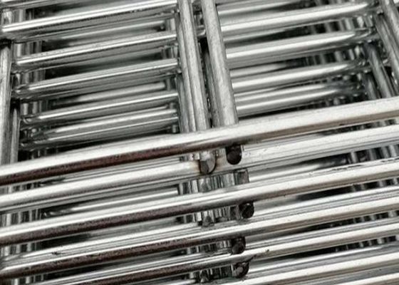 Panel Pagar Melengkung 3D Dilapisi PVC Pagar Bending Segitiga >= 100 Meter Persegi