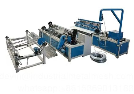 Mesin Pembuat Jaring Pagar Rantai Kawat Berlian untuk Perlindungan Lapangan Bisbol