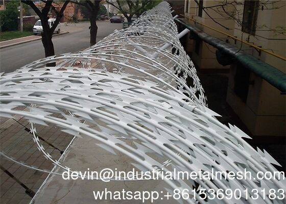 Chain Link 960mm Concertina Razor Wire Fence Bto-22