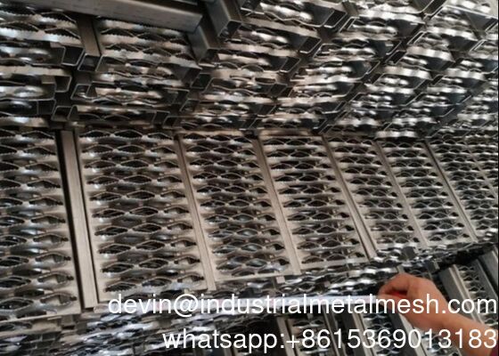 Ketahanan Anti-Skid Galvanized Perforated Crocodile Mouth Plate Grip Strut Grating untuk jalan kaki