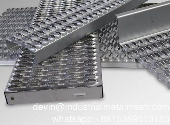 Kisi-kisi Pengaman Anti-Selip Las Mulut Buaya Tahan Korosi Tugas Berat Berlubang untuk Kilang Minyak/Pembangkit Listrik