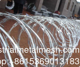 Keamanan Galvanized Concertina Harga Anti Climb Blade Barbed Wire Penjara Razor Barbed Wire