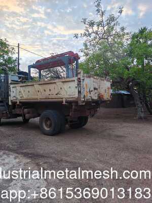 Peralatan Pagar Sapi Mesin Membuat Wire Mesh Steel Wire Drawing Normal Type Hinge Joint Field Deer Fence Making Machine