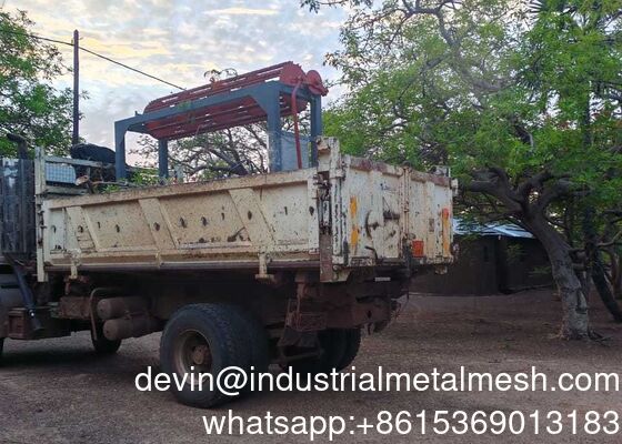 Peralatan Pagar Sapi Mesin Membuat Wire Mesh Steel Wire Drawing Normal Type Hinge Joint Field Deer Fence Making Machine