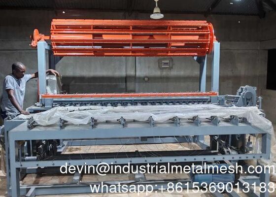 Peralatan Pagar Sapi Mesin Membuat Wire Mesh Steel Wire Drawing Normal Type Hinge Joint Field Deer Fence Making Machine