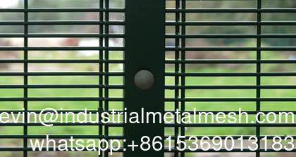 Rangka Pagar Keamanan Baja Seng-Aluminium Tugas Berat untuk Perlindungan Vila & Konstruksi