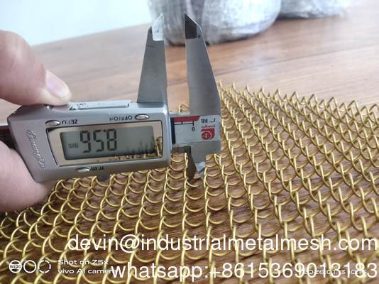 Bahan dasar kawat baja   18ga * Lapisan bubuk yang lebih gelap- Satin Kuningan Pola spiral Hiasan Mesh Hiasan Mesh