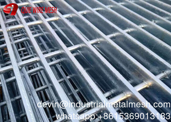 Hot Dip Galvanized Steel Grating Berbagai Spesifikasi Heavy Duty Metal Grid Plain Weave Welded Mesh Teknik Disesuaikan