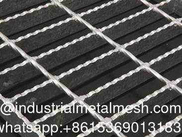 Hot Dip Galvanized Steel Grating Berbagai Spesifikasi Heavy Duty Metal Grid Plain Weave Welded Mesh Teknik Disesuaikan