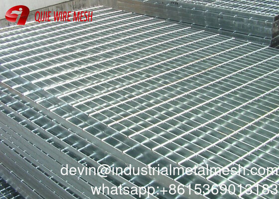 Digunakan secara luas G655 Heavy Duty Press Welded Steel Grating untuk Truck Loading Dock & Offshore Platform