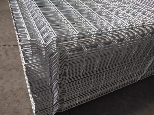 Powder Coated 1.5m 3d Curved Wire Mesh Fence Baja Galvanis