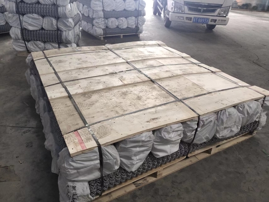 Metal 1.8m Galvanized Chain Link Anggar 60x60 Berlian 50ft
