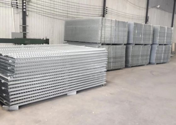 3D 3V Powder Coating Melengkung Pagar Logam Dilas Wire Mesh 2,5 Meter Lebar