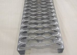 5 Diamonds Walkway Channel Grip Strut Grating Melubangi Metal Plank Grating Antirust